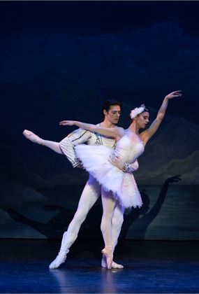 Victorian State Ballet - Swan Lake